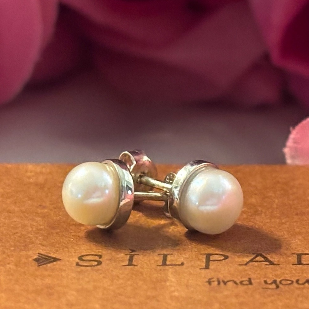 Silpada Pearl ‘SIMPLY THE BEST’ Sterling Silver Earrings P2403